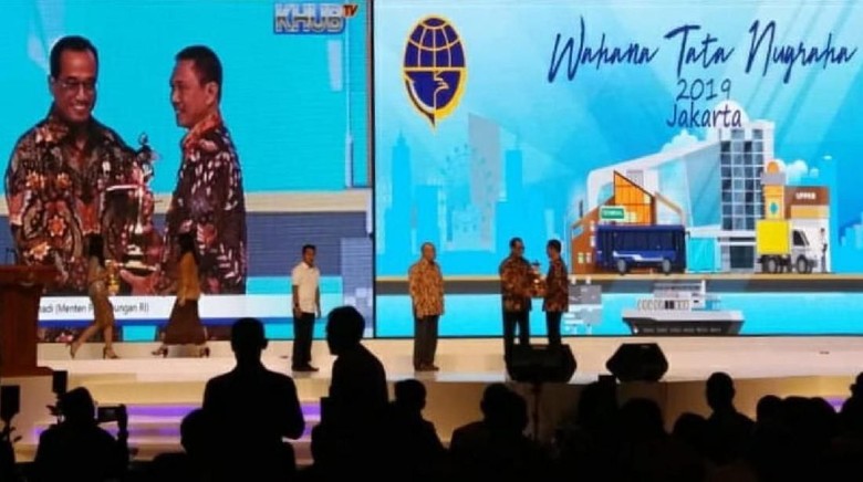 Tertib Transportasi, Ciamis Raih Piala WTN Ke-13 dari Kemenhub Tertib Transportasi, Ciamis Raih Piala WTN Ke-13 dari Kemenhub