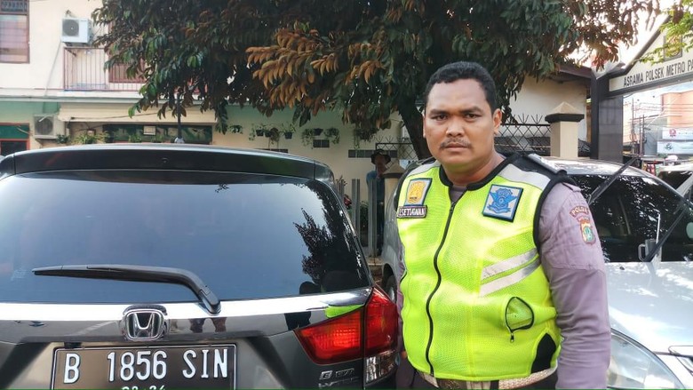 Polisi Tentukan Status Sopir Mobil yang Ditemploki Bripka Eka Sore Ini Polisi Tentukan Status Sopir Mobil yang Ditemploki Bripka Eka Sore Ini