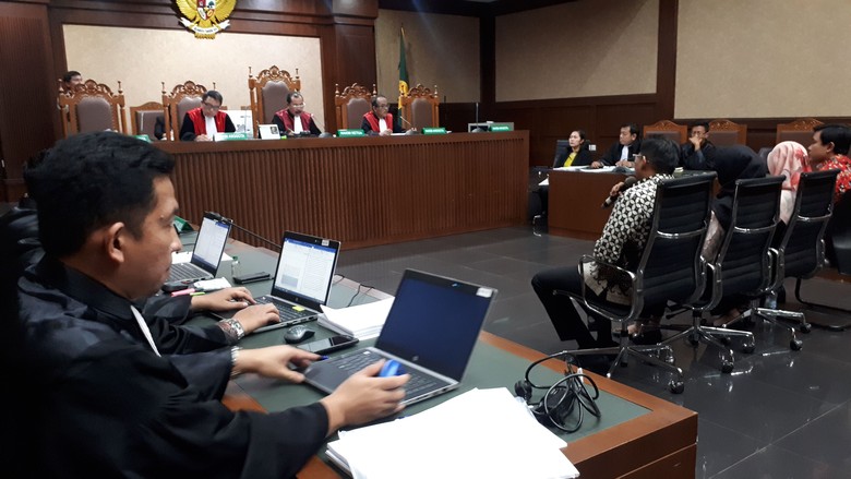 Bowo Sidik Akui Dapat Duit dari PT HTK: Rp 1 Miliar untuk Dapil Bowo Sidik Akui Dapat Duit dari PT HTK: Rp 1 Miliar untuk Dapil