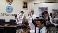 Eben mengatakan pihaknya memiliki tiga tuntutan yang akan disampaikan ke Dewan Pers. Salah satunya meminta Tempo meminta maaf dan menarik Majalah Tempo yang diterbitkan hari ini.