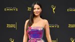 Cantiknya Olivia Munn dengan Dress Warna-warni Bak Barbie