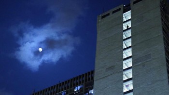 Dikutip dari Earth Sky, harvest moon pada Jumat-Sabtu (13-14 September 2019) ini terbilang langka, karena Bulan purnama semacam ini terakhir kali muncul pada 13 Januari 2006. Foto: AP