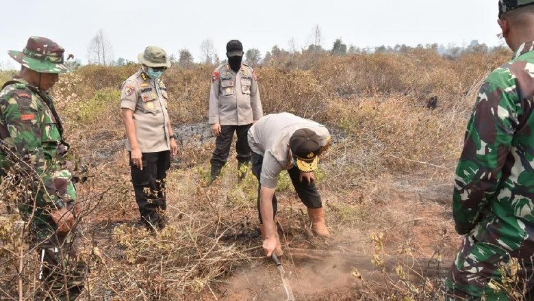 Padamkan Karhutla di Kalsel, Water Bombing Dijatuhkan 2 Kali Sehari Padamkan Karhutla di Kalsel, Water Bombing Dijatuhkan 2 Kali Sehari