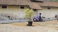 Rumah sakit ini pun jadi salah satu sarana penunjang komando militer atau Garnisun Belanda di Kota Cimahi (Yudha/detikcom)