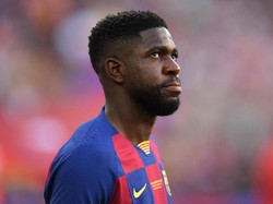 Samuel Umtiti baru memperpanjang kontrak sampai 2026. Akan tetapi, bek tengah ini masih terus menghangatkan bangku cadangan karena belum dapat kepercayaan. Belum lagi, cederanya kerap kambuhan  (Getty Images)