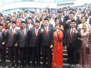 Sopir Ojol yang Jadi Anggota DPRD Medan Ini Janji Benahi Jalan-Parit