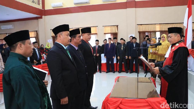 PDIP-Golkar-PKB Resmi Nakhodai DPRD Pangandaran PDIP-Golkar-PKB Resmi Nakhodai DPRD Pangandaran