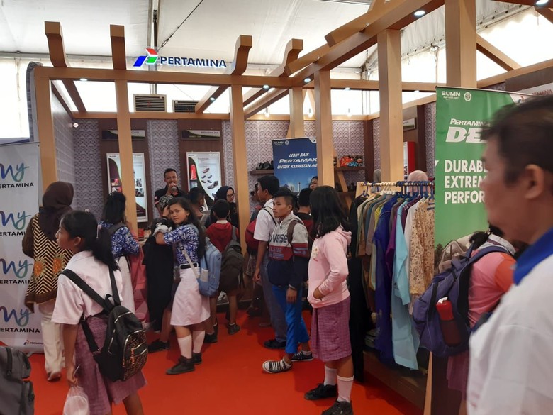 UKM Binaan Pertamina Tuai Pujian di Nias Wonderful Expo UKM Binaan Pertamina Tuai Pujian di Nias Wonderful Expo