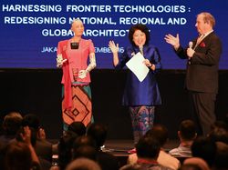 Perjalanan Robot Sophia Sampai Diajak Kencan Menkominfo