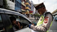 Perluasan ganjil genap diterapkan mulai Senin (9/9) pada 16 jalur baru.