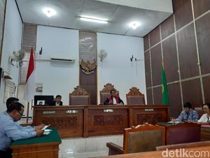 MAKI Kembali Gugat KPK soal Kasus Century