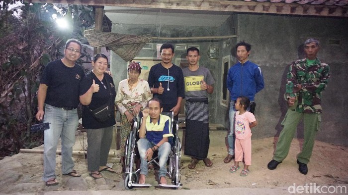 Pasutri Relawan Inkubator di Bogor Juga Pinjamkan Kursi Roda Gratis