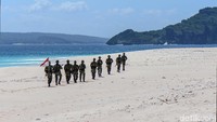 Pulau Ndana sangat cantik dan elok.