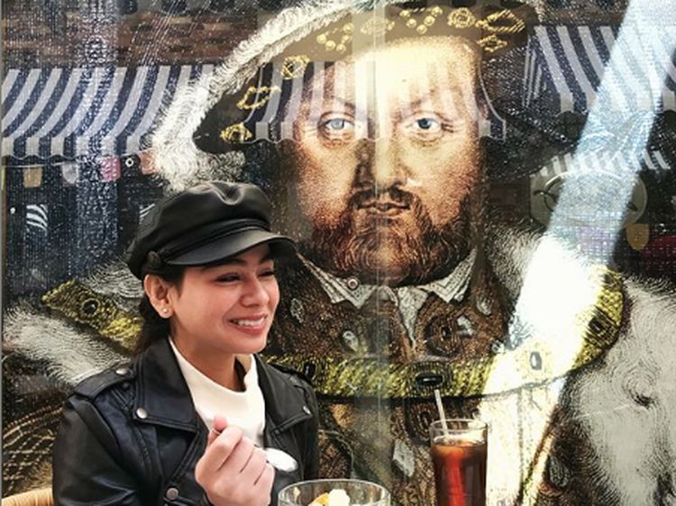 10 Momen Kulineran Seru Sahila Hisyam yang Doyan Ngemil Es Krim