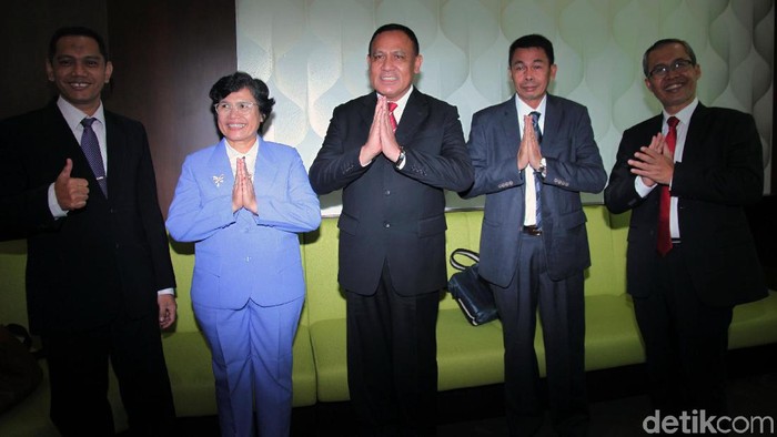 DPR menyetujui hasil uji kelayakan dan kepatutan capim KPK periode 2019-2023. Lima orang pimpinan KPK pilihan komisi III itu pun disahkan oleh DPR.