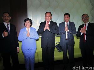 Senyum Semringah Para Pimpinan Baru KPK Usai Disahkan DPR