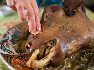 Makanan Rasa Uji Nyali! Ini 5 Menu Paling Aneh di Dunia