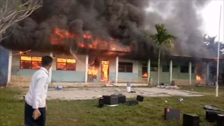 Dipicu Api dari Tempat Sampah, Ruang Madrasah di Sulbar Ludes Terbakar Dipicu Api dari Tempat Sampah, Ruang Madrasah di Sulbar Ludes Terbakar