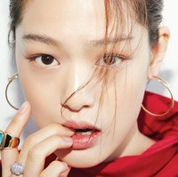 Sebelumnya Han Sung Min pernah jadi perbincangan ketika tampil tanpa bra dalam sebuah foto pemotretan. Netizen menyanyangkan hal tersebut karena itu Sung Min masih berusia 15 tahun. Foto: Instagram @sungmin_h_01