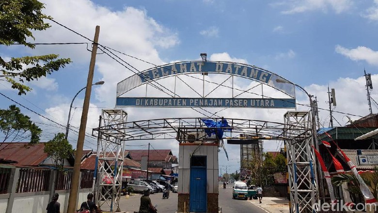 Polisi Kendalikan Situasi Usai Ricuh di Pelabuhan Ibu Kota Baru Penajam Polisi Kendalikan Situasi Usai Ricuh di Pelabuhan Ibu Kota Baru Penajam