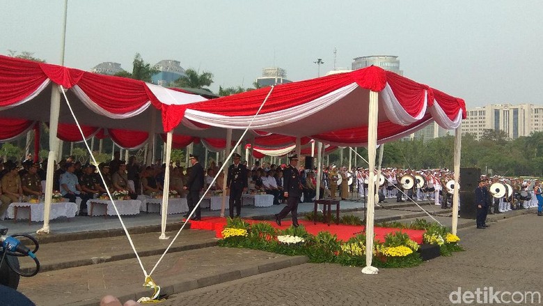 Anies Pimpin Upacara Peringati Hari Perhubungan Nasional di Monas Anies Pimpin Upacara Peringati Hari Perhubungan Nasional di Monas