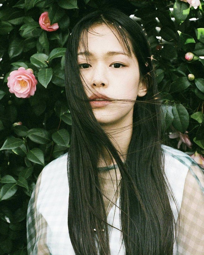 Di Instagram, Sung Min sering menampilkan portfolionya sebagai model. Ia terlihat sering menjadi model iklan dan majalah. Foto: Instagram @sungmin_h_01