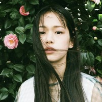 Di Instagram, Sung Min sering menampilkan portfolionya sebagai model. Ia terlihat sering menjadi model iklan dan majalah. Foto: Instagram @sungmin_h_01