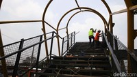 Jembatan ini nantinya digadang-gadang menjadi jembatan dengan model yang modern layaknya JPO di Senayan.