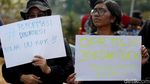 Massa Tolak Revisi UU KPK Gelar Aksi di Depan Gedung DPR