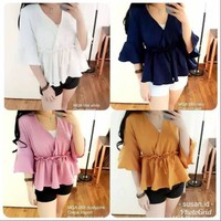 Sebagian dari Anda mungkin tidak harus mengenakan busana formal ketika bekerja. Blus ini pun tak terlalu formal tapi tetap rapi. Selain bekerja, Missy top bahan twiscone size L dari toko kiflisung tersebut bisa dimiliki seharga Rp 26 ribu. Foto: Dok. Shopee