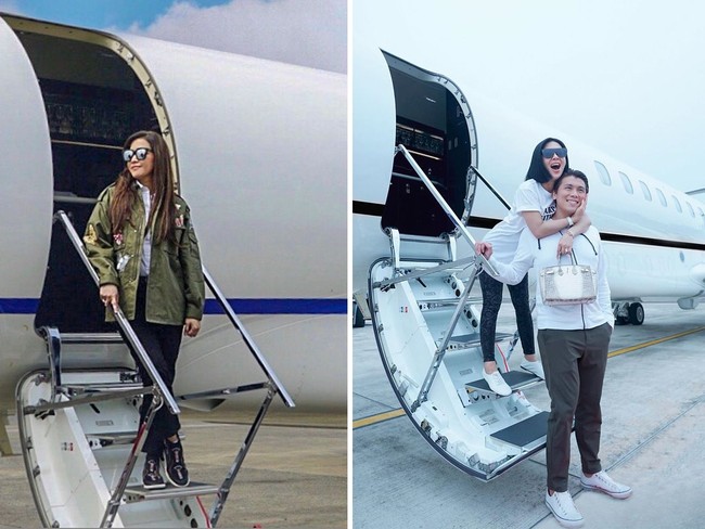 Syahrini dan Maia pernah berpose di depan pintu pesawat jet yang akan mereka naiki. Gaya minimalis memakai baju putih dan sneakers sama-sama jadi pilihan keduanya. Khusus untuk Maia, dia menambahkan jaket parka di balik busananya. Foto: Instagram @princessyahrini, @maiaestiantyreal