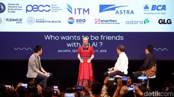 Sophia dikembangkan oleh perusahaan Hong Kong bernama Hanson Robotics. Selain dapat menampilkan lebih dari 50 ekspresi wajah, robot humanoid ini juga dirancang untuk memberikan jawaban berbagai pertanyaan.