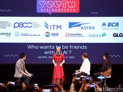 Canggih! Ini Robot Sophia yang Ngobrol Seru Bareng Menkominfo