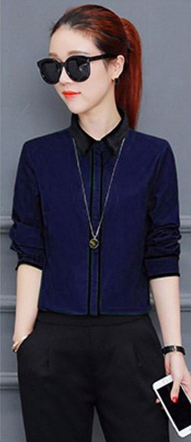 Blus bersiluet kemeja cocok dipakai bekerja karena terlihat rapi tapi bahannya lebih ringan. Online shop risrusfashion menawarkan opsinya dengan varian warna putih, marun, biru tua, dan hitam. GOMY TOP MIX BLOUSE BAJU FAHION ATASAN WANITA blus HITAM PUTIH NAVY BIRU PINK TWISCONE itu dijual Rp 37 ribuan. Foto: Dok. Shopee