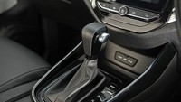Soal mesin, mobil ini mengusung kapasitas 1.500 cc turbo, yang bisa menghasilkan power 143 dk pada 5.000 rpm dan torsi 250 Nm pada 2.400rpm. Mobil ini berpenggerak roda depan dan menggunakan transmisi otomatis CVT. Foto: Pool (Autoevolution)