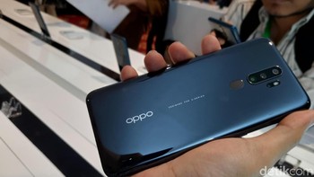 Oppo membanderol A5 2020 RAM 3 GB / ROM 64 GB seharag Rp 2,399 juta. Sedangkan varian RAM 4 GB/ ROM 128 GB dilepas Rp 2,999 juta. Foto: Adi Fida Rahman/detikINET