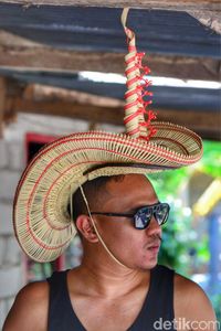 Topi Ti'i Langga menjadi suvenir khas dari Rote (Ari Saputra/detikcom)