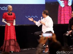 Canggih! Ini Robot Sophia yang Ngobrol Seru Bareng Menkominfo