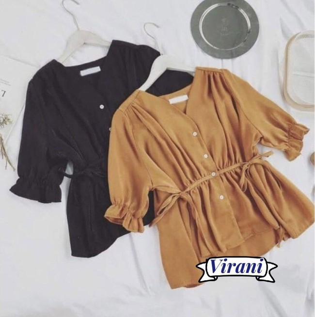 Blus berikut hadir dengan bahan dan potongan yang lebih kasual. GFS VIRANI TOP dari toko girlfashionstory pun menyediakan warna-warna netral sehingga mudah dipadu-padankan. Foto: Dok. Shopee