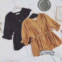 Blus berikut hadir dengan bahan dan potongan yang lebih kasual. GFS VIRANI TOP dari toko girlfashionstory pun menyediakan warna-warna netral sehingga mudah dipadu-padankan. Foto: Dok. Shopee