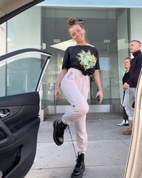 Tren VSCO Girl di Instagram, Gaya Remaja Pakai Kaus Kegedean dan Ikat Rambut