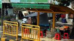 Parah! Halte Bus di Tanah Abang Jadi Warung Makan