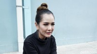 Anggia menyebut Sahila agar hati-hati dan menjaga tabungannya agar tak habis digunakan oleh Vicky. Pool/Palevi S/detikFoto.
