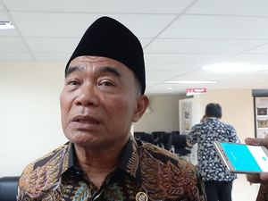 Mendikbud Siap Bangun Ruang Belajar Bebas Asap di Daerah Terdampak Karhutla