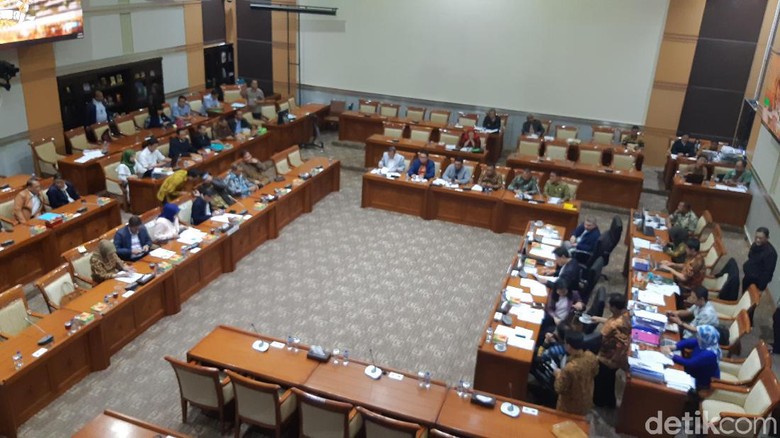 DPR-Pemerintah Raker Bahas RUU Pemasyarakatan DPR-Pemerintah Raker Bahas RUU Pemasyarakatan