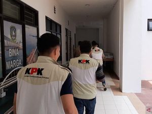 Geledah Kantor Dinas PU-Disdik Kepri, KPK Sita Dokumen Laporan Bulanan