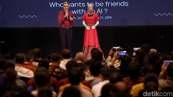 Selepas dilahirkan alias aktif pada tanggal 14 Februari 2016. Robot Sophia sering diliput media global dan sering tampil dalam event penting.