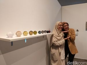 Ironi Air Sungai Tercemar dan Gaya Mooi Indie di Karya Instalasi Ini