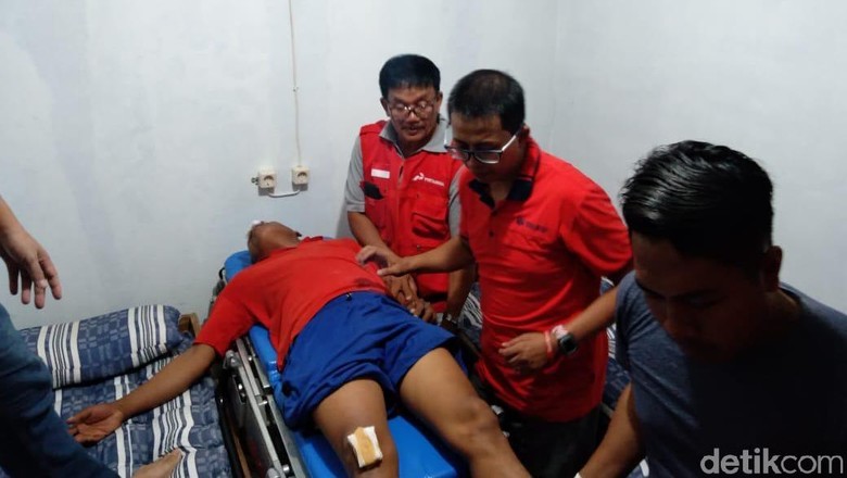 Pertamina Tanggung Pengobatan Pengepul Tumpahan Minyak yang Tertimpa Bangunan Pertamina Tanggung Pengobatan Pengepul Tumpahan Minyak yang Tertimpa Bangunan