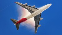 Marston mengatakan saat terbentuknya kondensasi dalam foto Qantas Boeing 747 ini menciptakan efek yang bagus. (Foto: Michael Marston ePixel Images/CNN)